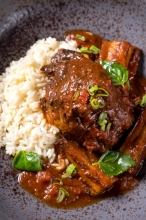 Μοσχαράκι Κοκκινιστό