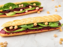 Σάντουιτς Παντζάρι - Κοτόπουλο