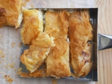 1 Καφές επιλογής + 1 Μερίδα Μπουγάτσα επιλογής