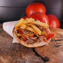 Πίτα Λουκάνικο Χωριάτικο