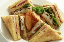 Club Sandwich Μπιφτέκι Μοσχαρίσιο