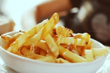 Πατάτες Τηγανιτές Sauce Μουστάρδας και Μπέικον Μερίδα