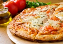 1 Κανονική Πίτσα επιλογής + 1 Club Pizza + 1 Coca-Cola 1.5lt