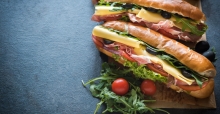 1 Sandwich επιλογής + 1 Νερό 500ml ΔΩΡΟ