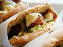 Τσιαπάτα Πολύσπορη Falafel, Avocado, Ντομάτα και Vegan Mayo