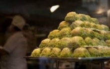 Σιροπιαστά Ανατολής με Φυστίκι με 18 Ευρώ το Κιλό