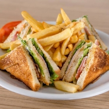 Club Sandwich XL με Γύρο