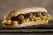 Ψωμάκι ΓΙΓΑΣ με Σουτζουκάκι Πίπη