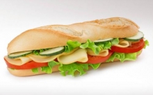 Μπαγκέτα Τόνος - Ντομάτα - Μαρούλι - Μαγιονέζα - Καλαμπόκι