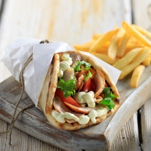 Πίτα Οβελίξ με Φιλετάκια Κοτόπουλο Crispy