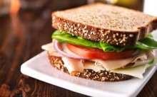 Τόστ με Ψωμί Ολικής Τυρί - Γαλοπούλα Fouantre