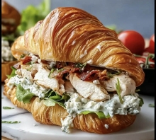 Croissant Κοτόπουλο