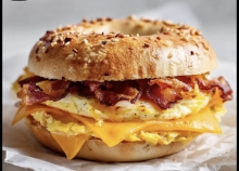 Κουλούρι Philadelphia - Ομελέτα