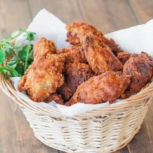10 Original Hot Wings + 1 Μερίδα Πατάτες με Σως επιλογής