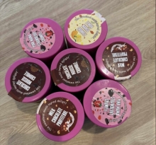 Red Velvet Cream Cheese Strawberry (βαζάκι)