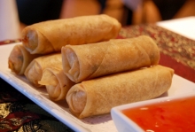 Spring Rolls με Γλυκόξινη Σάλτσα