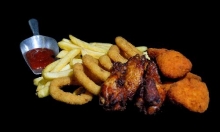 1 Combo με Πατάτες + 1 Σως επιλογής + 1 Αναψυκτικό 330ml επιλογής