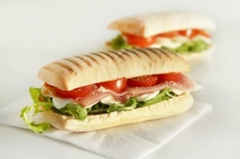 Panini με Τυρί - Ομελέτα - Ντομάτα - Μαγιονέζα