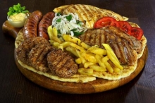 Ποικιλία Κρεατικών Μεγάλη + 1 Coca Cola 1.5lt