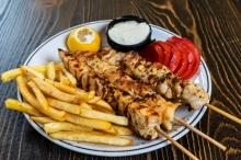 Σουβλάκι Κοτόπουλο Μερίδα (3 τεμ) + Τυροκεφτέδες