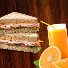 Φυσικός Χυμός Πορτοκάλι + Τόστ Γαλοπούλα - Τυρί