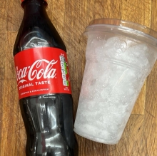 Coca-Cola 500ml + Ποτήρι με Τρίμμα Πάγο