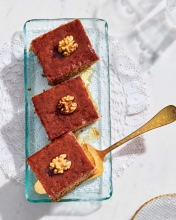 Καρυδόπιτα Κομμάτι Τουμπουρλέκα