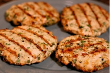 Μπιφτέκια Κοτόπουλο με Βραστά Λαχανικά Μερίδα