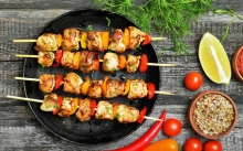 10 Σουβλάκια Κοτόπουλο + 1 Μερίδα Πατάτες + 1 Pepsi 1.5lt