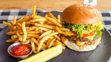 Burger + Πατάτες