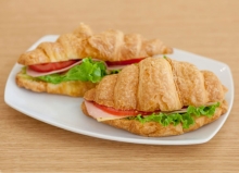 Κρουασάν Αλμυρό με Γαλοπούλα - Τυρί - Ντομάτα - Αλοιφή Επιλογής