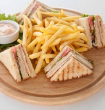 Club Sandwich Γαλοπούλα + Χυμός Amita 250ml