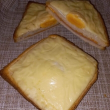 Πρωινό Τυρί Gouda - Ζαμπόν - French Sauce - Αυγό