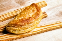 1 Χυμός 330ml επιλογής + 1 Σφολιάτα επιλογής