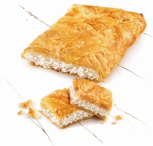 Μπουγάτσα με Τυρί και Μαρμελάδα Φράουλας