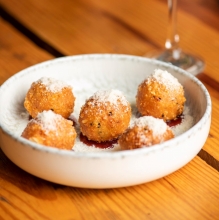 Τυρολουκουμάδες