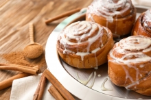 Cinnamon Roll με Γλάσο