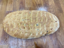 Λαγάνα με Ελιές και Κρεμμύδι