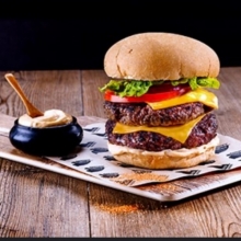King Burger Μπιφτέκι Κοτόπουλο + Πατάτες + Αναψυκτικό 330ml