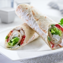 Τορτίγια Γαλοπούλα, Τυρί, Ντομάτα, Μαγιονέζα, Πατατάκια