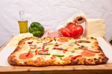 2 Detroit Style Pizza Ταψιού Μεσαίες + Coca-Cola 1lt