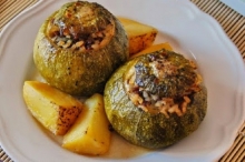 Γεμιστά Κολοκυθάκια Αυγολέμονο με Πατάτες Φούρνου