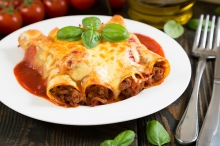 Κανελόνια με Φρέσκο Μοσχαρίσιο Κιμά και Μπεσαμέλ