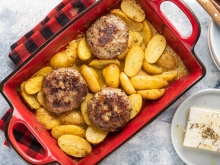 Μπιφτέκια Φούρνου με Πατάτες Φούρνου Λεμονάτες