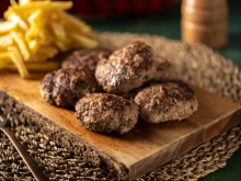 Μπιφτέκια Φούρνου με Πατάτες Country