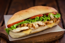 Σάντουιτς με Φιλέτο Κοτόπουλο + 1 Κρέπα Mini Σοκολάτα - Μπισκότο - Caprice