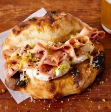 Χειροποίητο Φουρνιστό Ψωμάκι Prosciutto