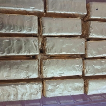 Χρυσή Γκοφρέτα Γάλακτος με Γέμιση Πράλινα Φουντουκιού
