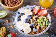 Γιαούρτι με Φυστικοβούτυρο Kiss the Earth, Granola, Μπισκότο Digestive και Φουντούκια