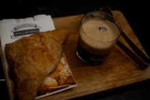 Καφές Επιλογής + Σφολιάτα